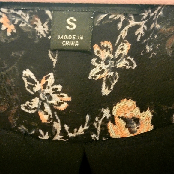 Long-sleeved Floral Romper-size Medium - Picture 7 of 11